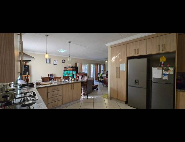 3 BEDROOM HOUSE FOR SALE IN GHOLFSIG